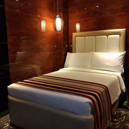 Belgian Suites Manila Esterno foto