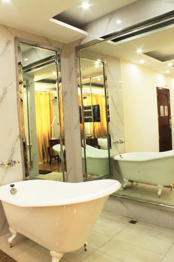 Belgian Suites Manila Esterno foto