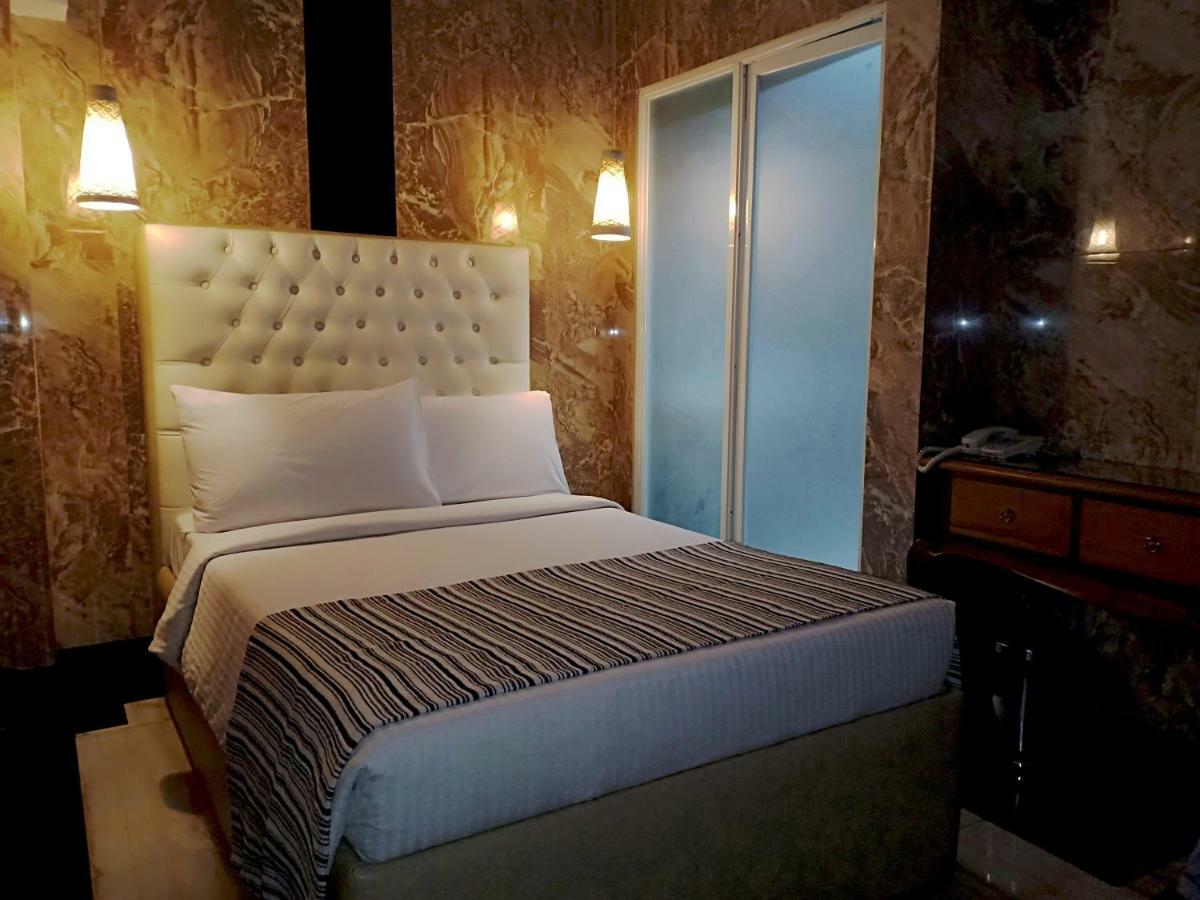 Belgian Suites Manila Esterno foto
