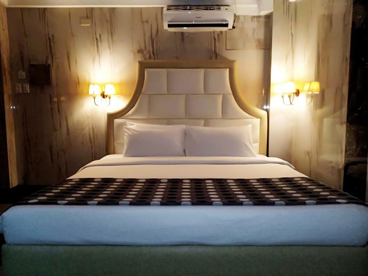 Belgian Suites Manila Esterno foto